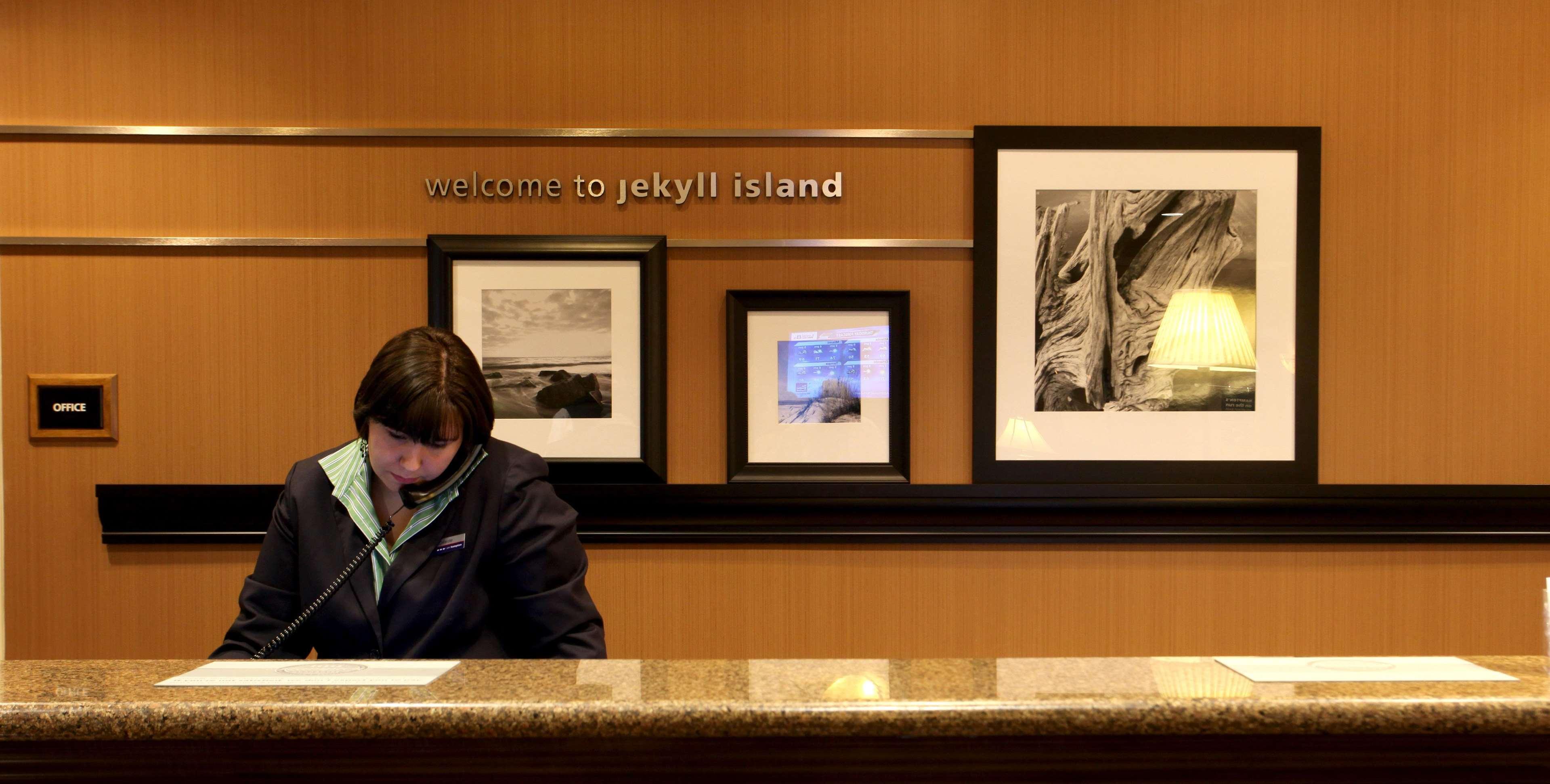 فندق جزيرة جيكلفي  هامبتون إن آند سويتس جيكل آيلاند المظهر الداخلي الصورة